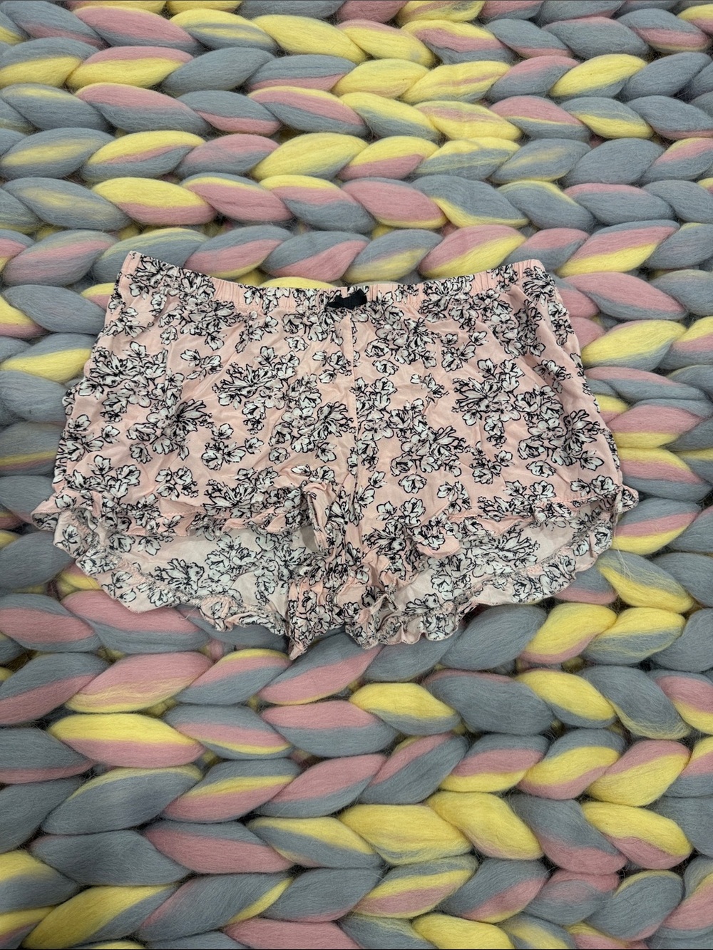 Women's Pink Floral Ruffle Hem Shorts